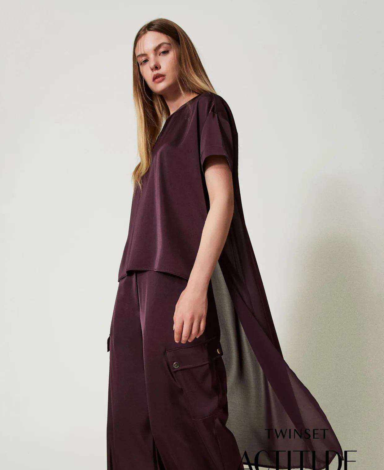 Asymmetrische Bluse Aus Satin Und Georgette