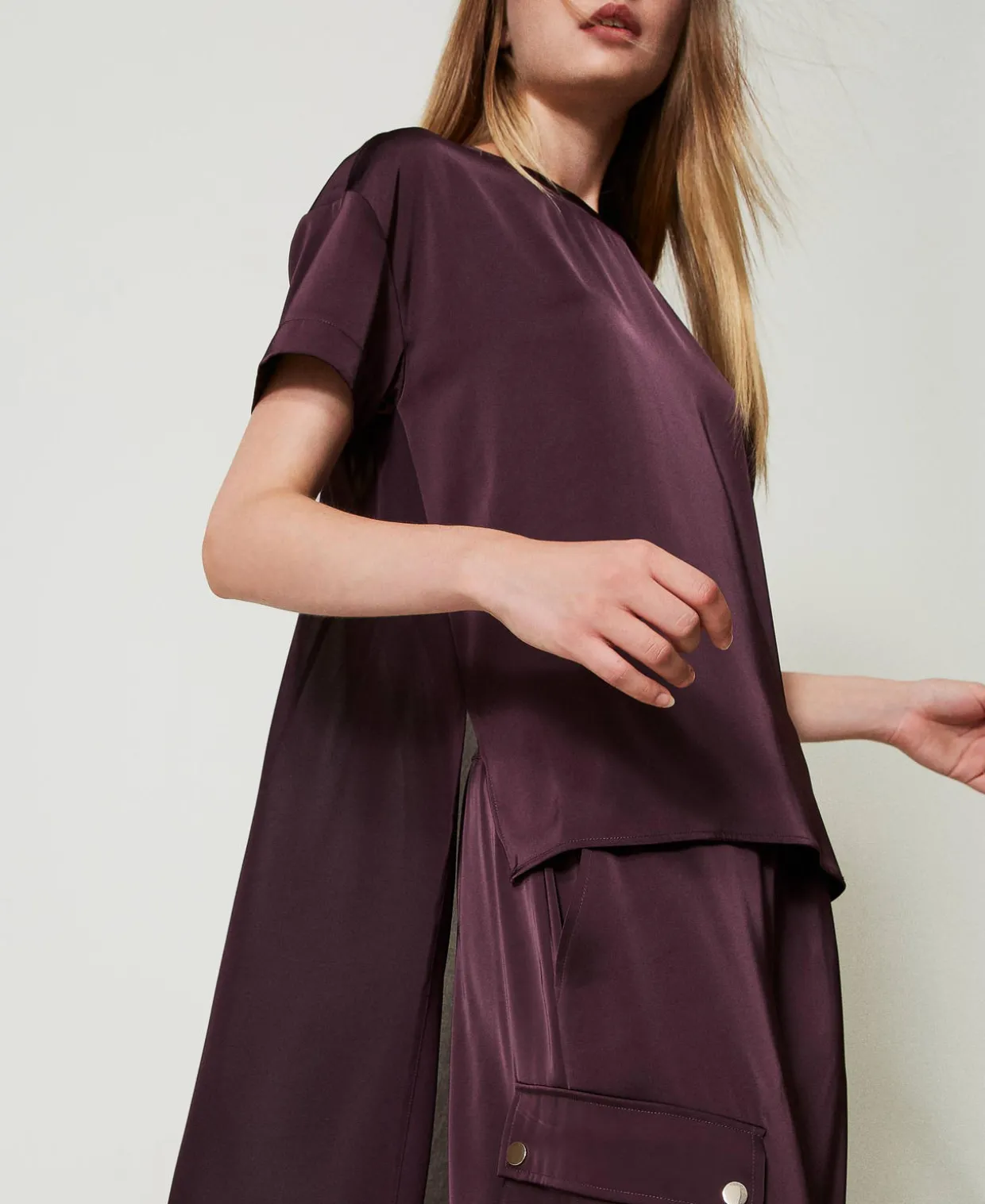 Asymmetrische Bluse Aus Satin Und Georgette