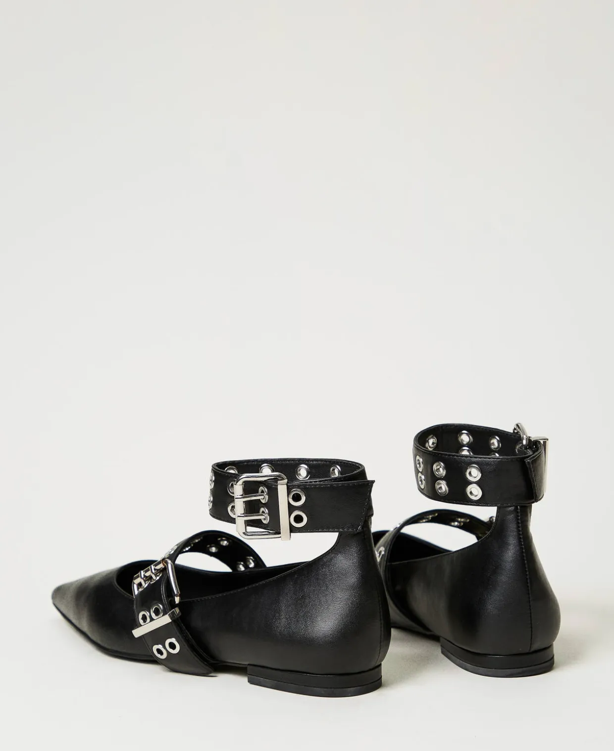 Ballerina Mit Riemen