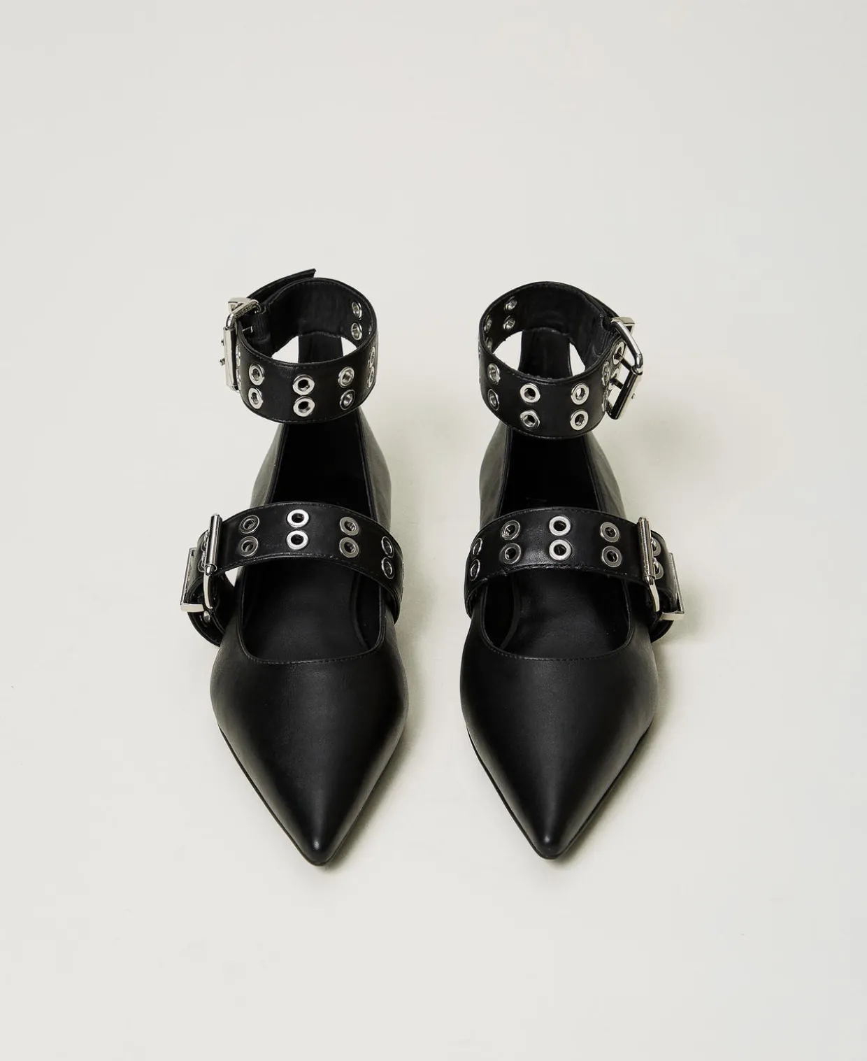 Ballerina Mit Riemen