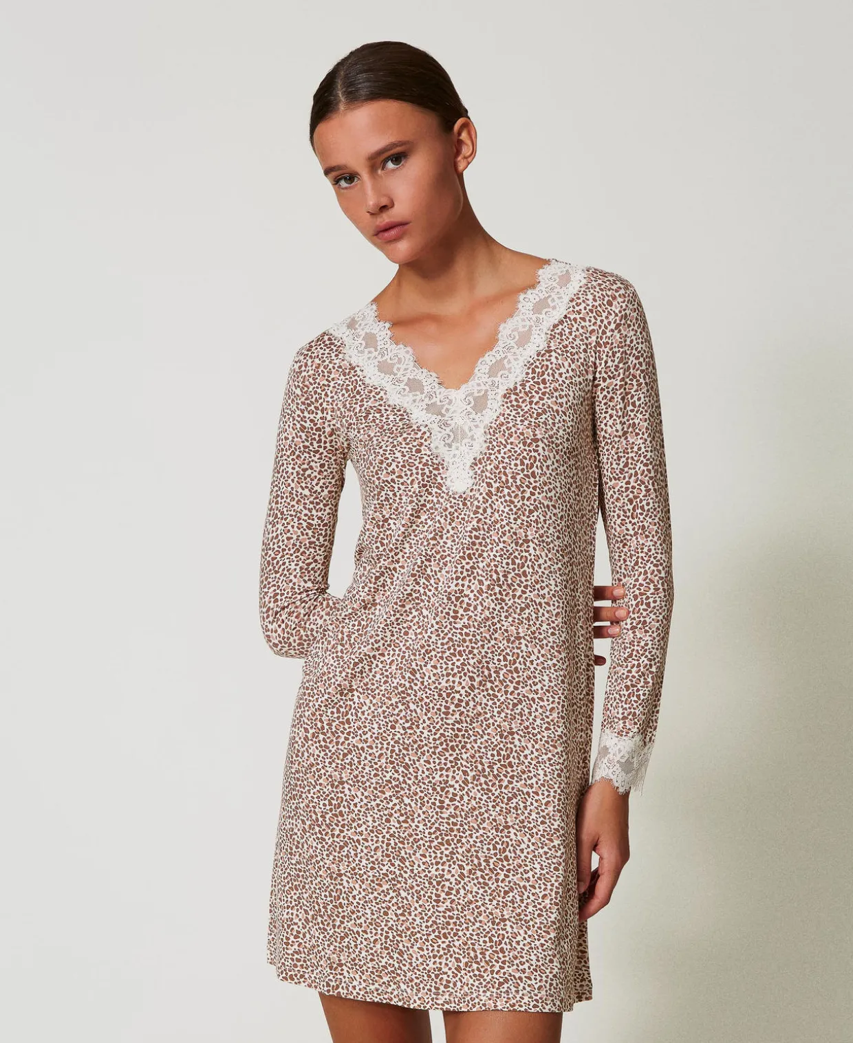 Bedrucktes Nachthemd Mit Spitze