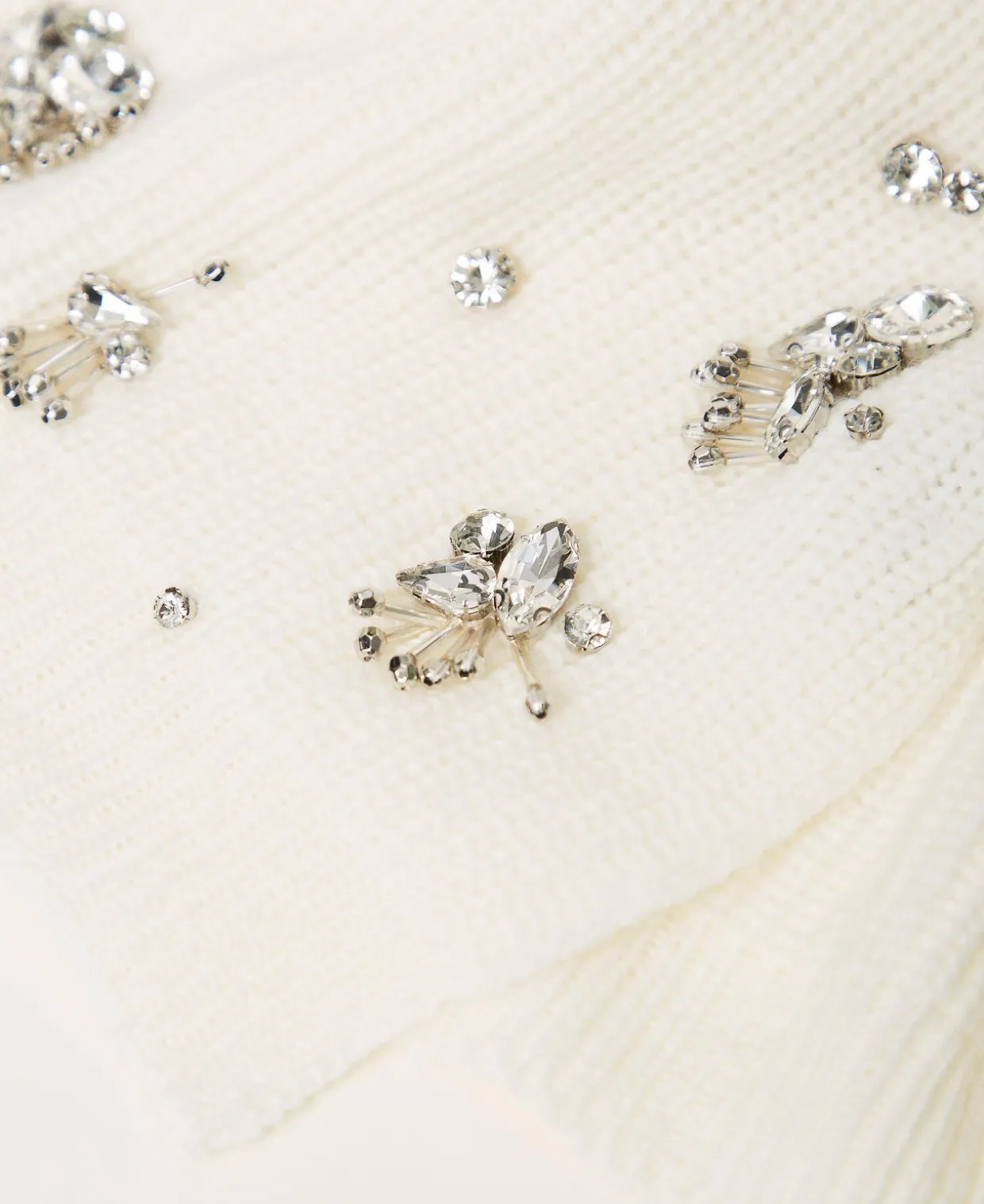 Bestickter Schal Mit Logo