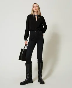 Bluse Aus Krepp Mit Stickereien