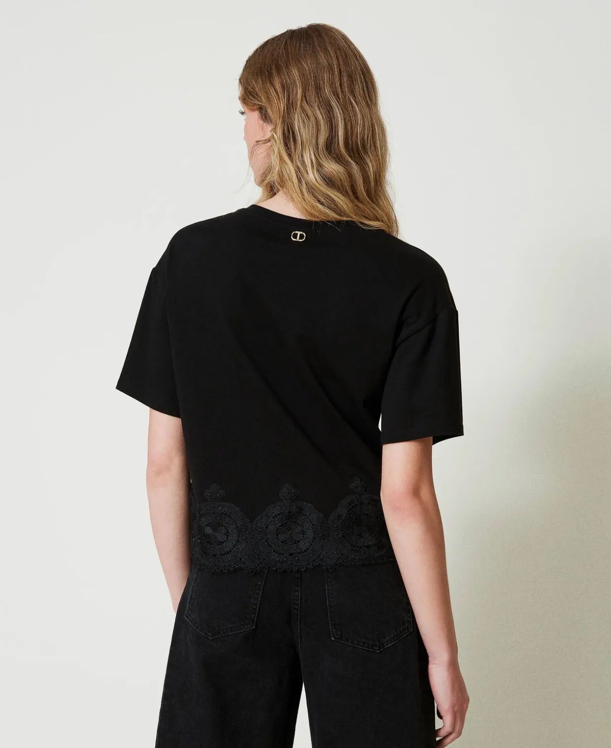 Cropped T-Shirt Mit Makrameespitze