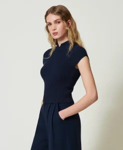 Figurbetonter Pullover Mit Dekorativem Rippenmuster