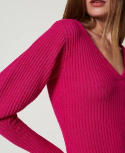 Figurbetonter Pullover Mit Rippenmuster