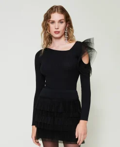 Figurbetonter Pullover Mit Cut-out Und Tüll