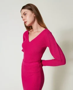 Figurbetonter Pullover Mit Rippenmuster