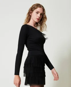 Figurbetonter Pullover Mit Cut-out Und Tüll