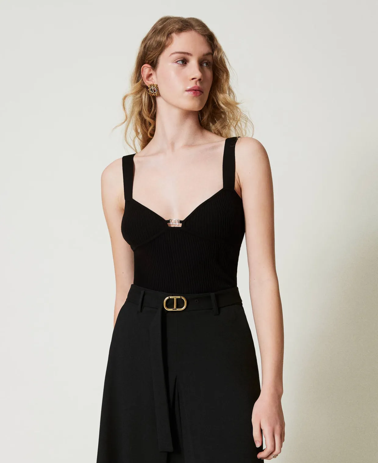 Figurbetontes Stricktop Mit „Oval T“-Logo