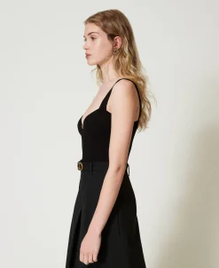 Figurbetontes Stricktop Mit „Oval T“-Logo