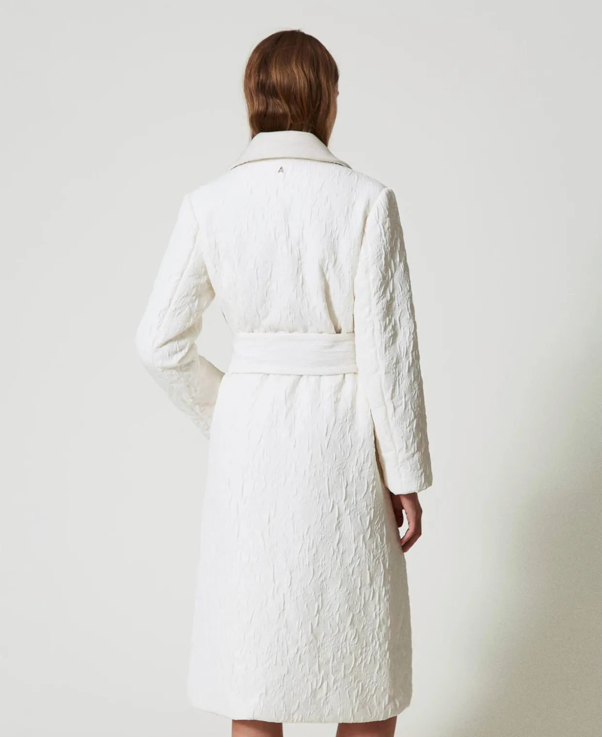 Gaufrierter Mantel Mit Zweireihigem Verschluss