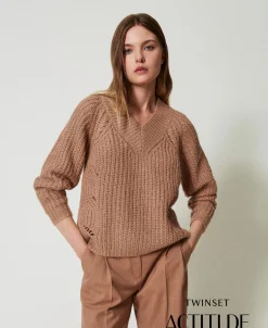 Gerippter Pullover Mit Zöpfen