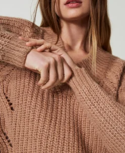 Gerippter Pullover Mit Zöpfen