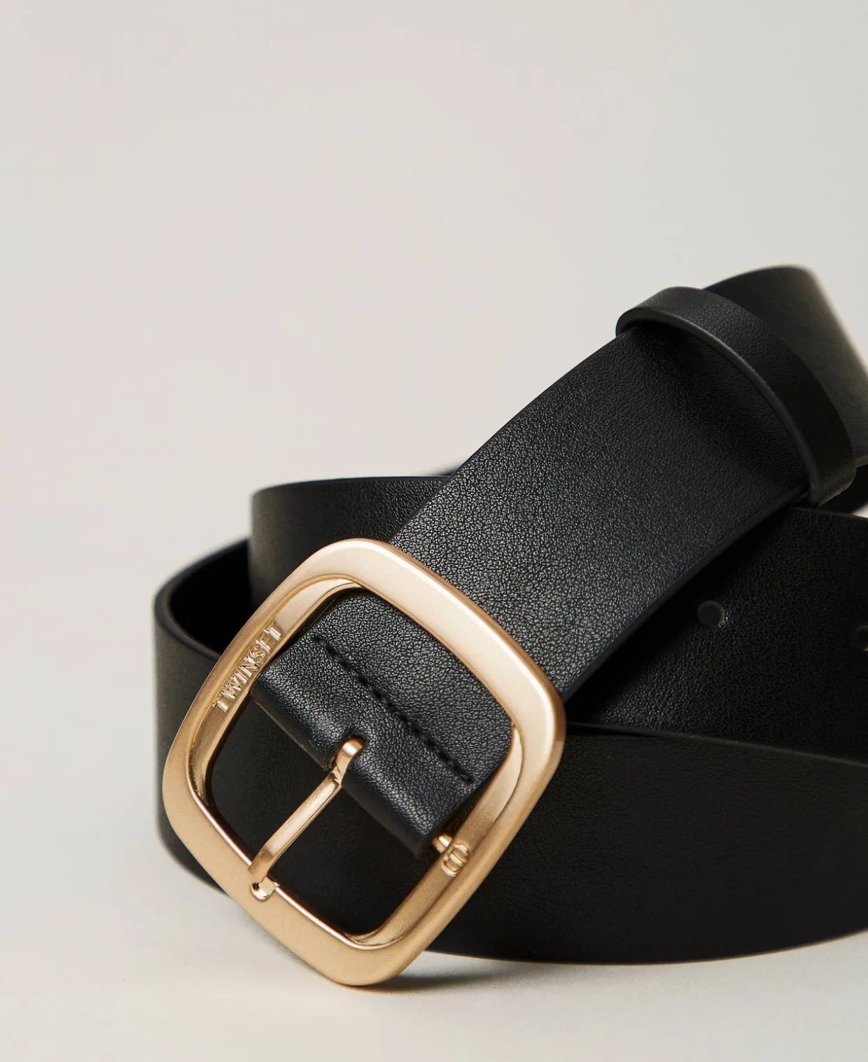 Gürtel Mit Viereckiger Schnalle