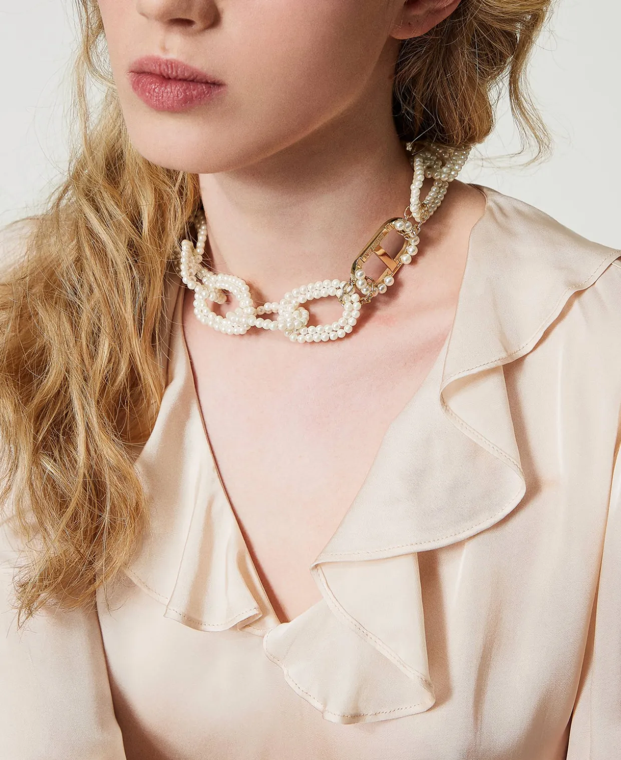 Halskette Mit Kettengliedern Aus Perlen Und Oval T