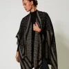 Jacquardponcho Mit Logos