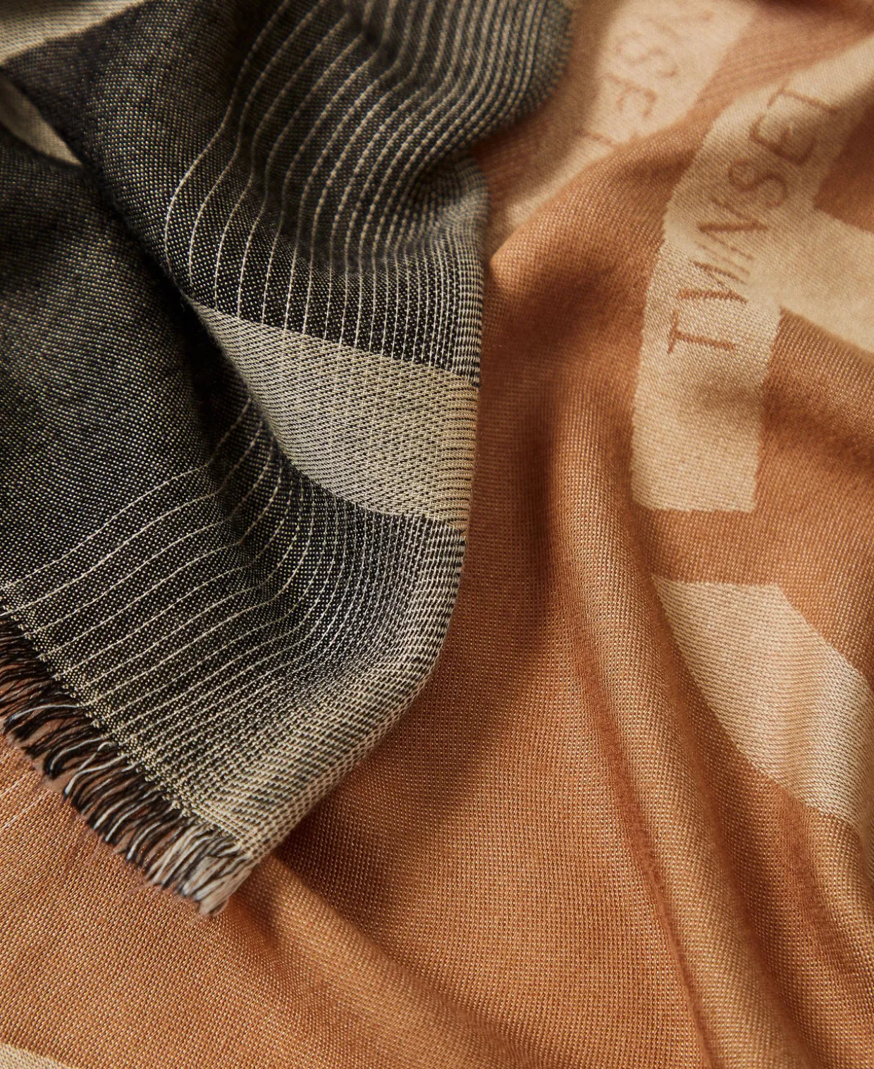 Jacquardtuch Mit Oval Ts