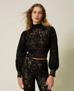 Kastiger Häkelpullover Mit Blumendessin