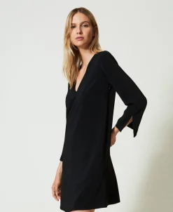 Kurzes Kleid Mit Volant Und „Oval T“-Kettchen