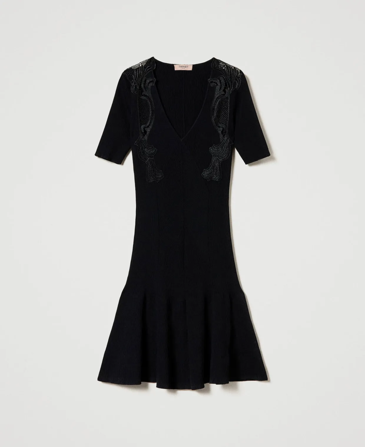 Kurzes Strickkleid Mit Spitze