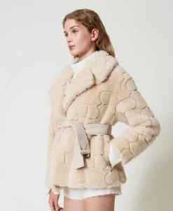 Kurzmantel Aus Pelzimitat Mit Oval Ts