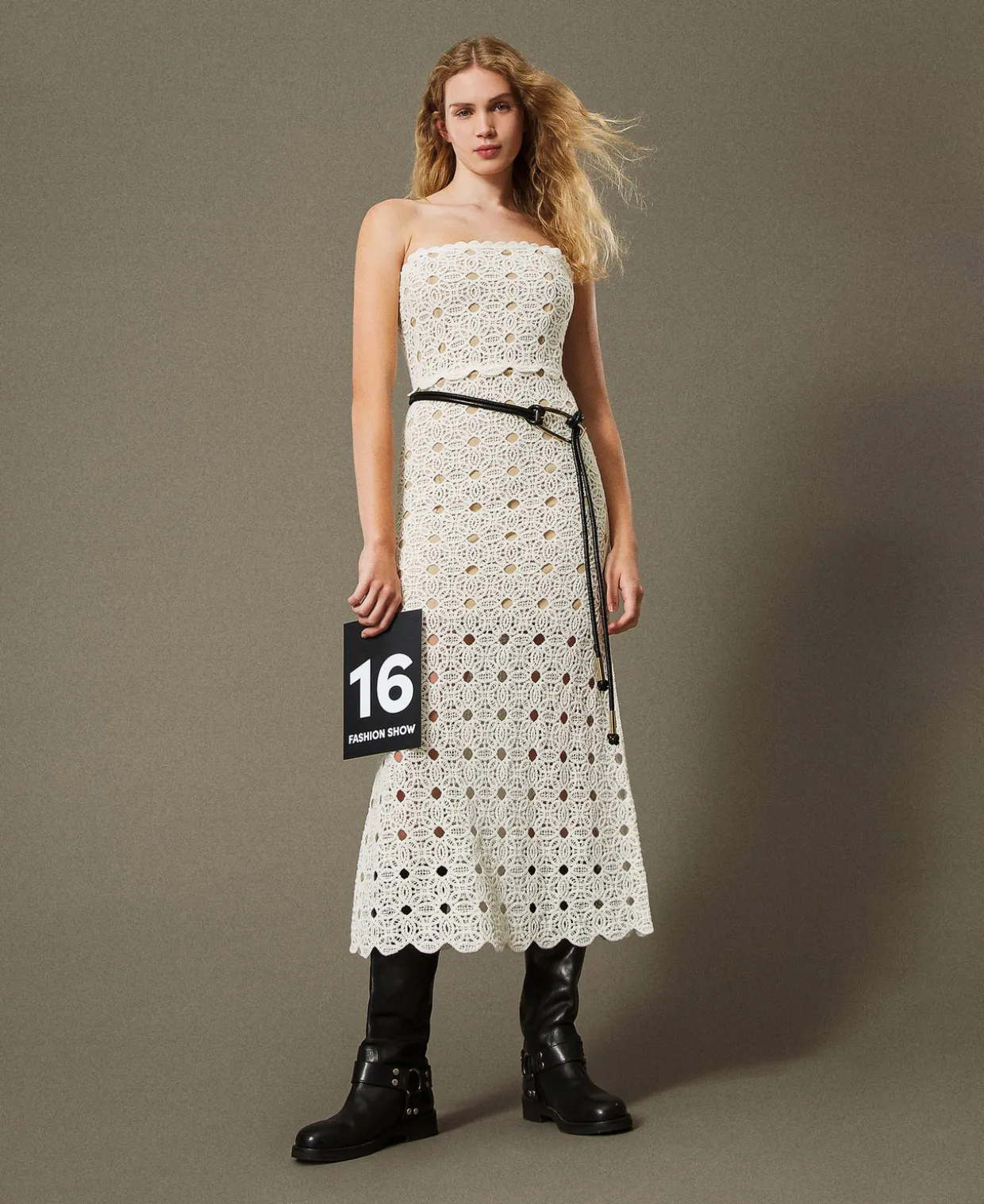 Maxibustierkleid Aus Häkelarbeit