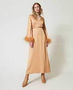Maxikleid Aus Satin Mit Federn