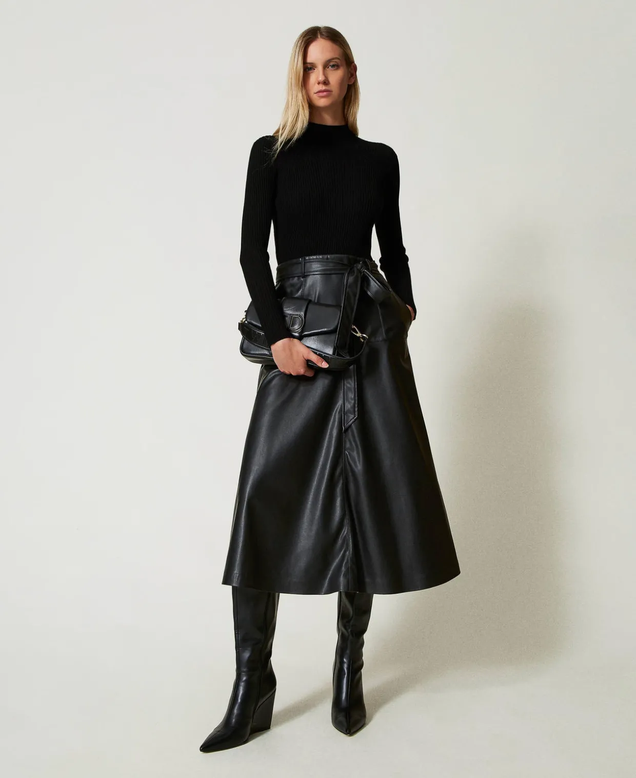 Midikleid Aus Gestrick Und Beschichtetem Gewebe