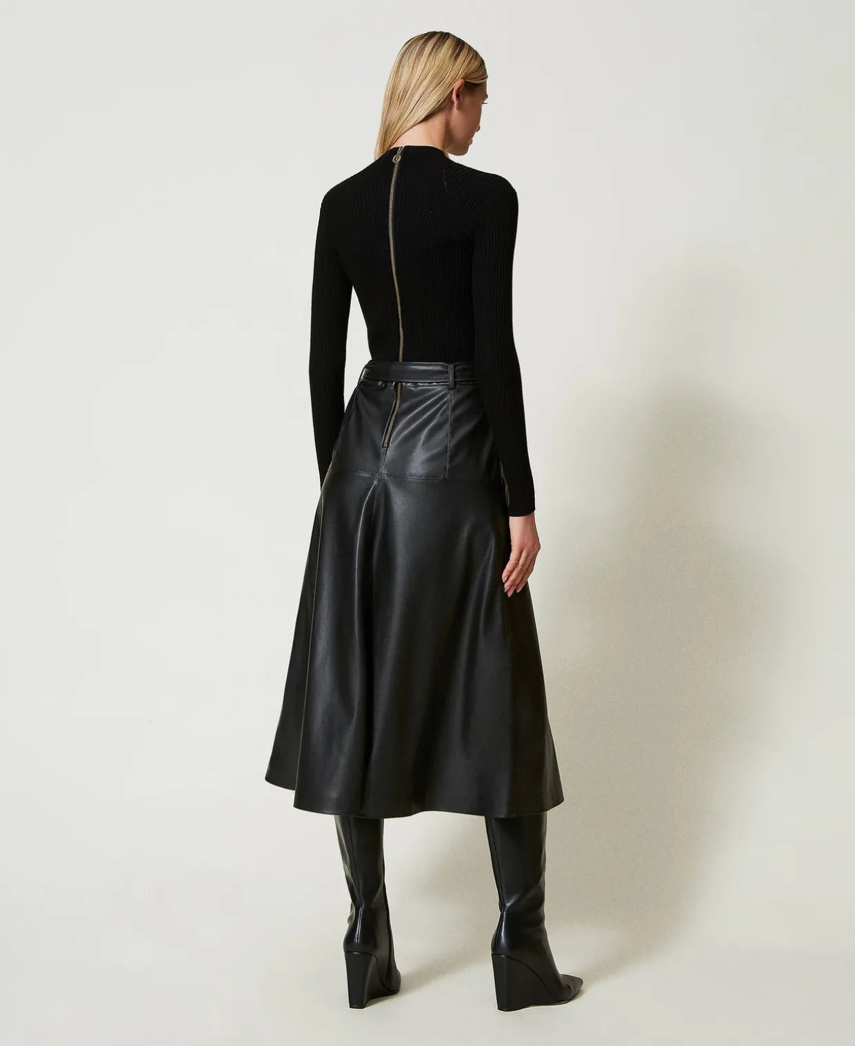 Midikleid Aus Gestrick Und Beschichtetem Gewebe