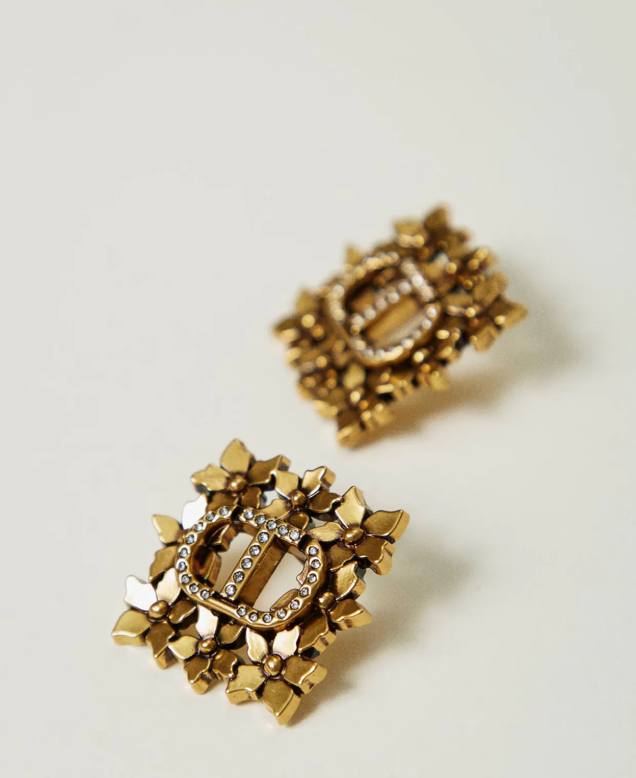 „Oval T“-Ohrringe Mit Floralem Motiv