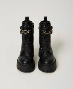 Schnürstiefelette Mit Schnallen Und „Oval T“-Ziertrense