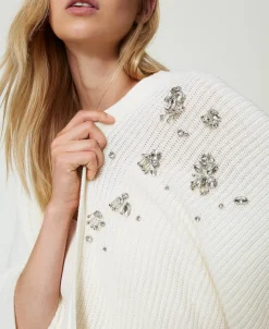 Strickponcho Mit Stickereien