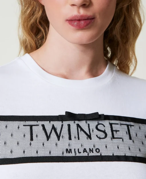 T-Shirt Mit Tüllvolant Und Aufgesticktem Logo