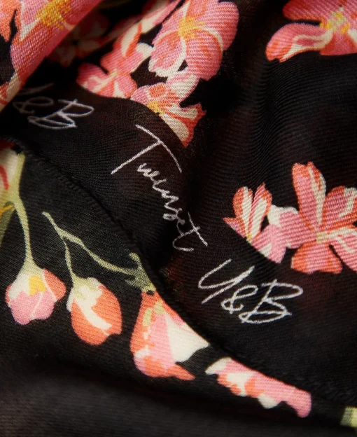 Tuch Mit Blumenprint