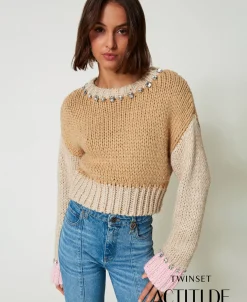 Von Hand Bestickter Color-Block-Pullover